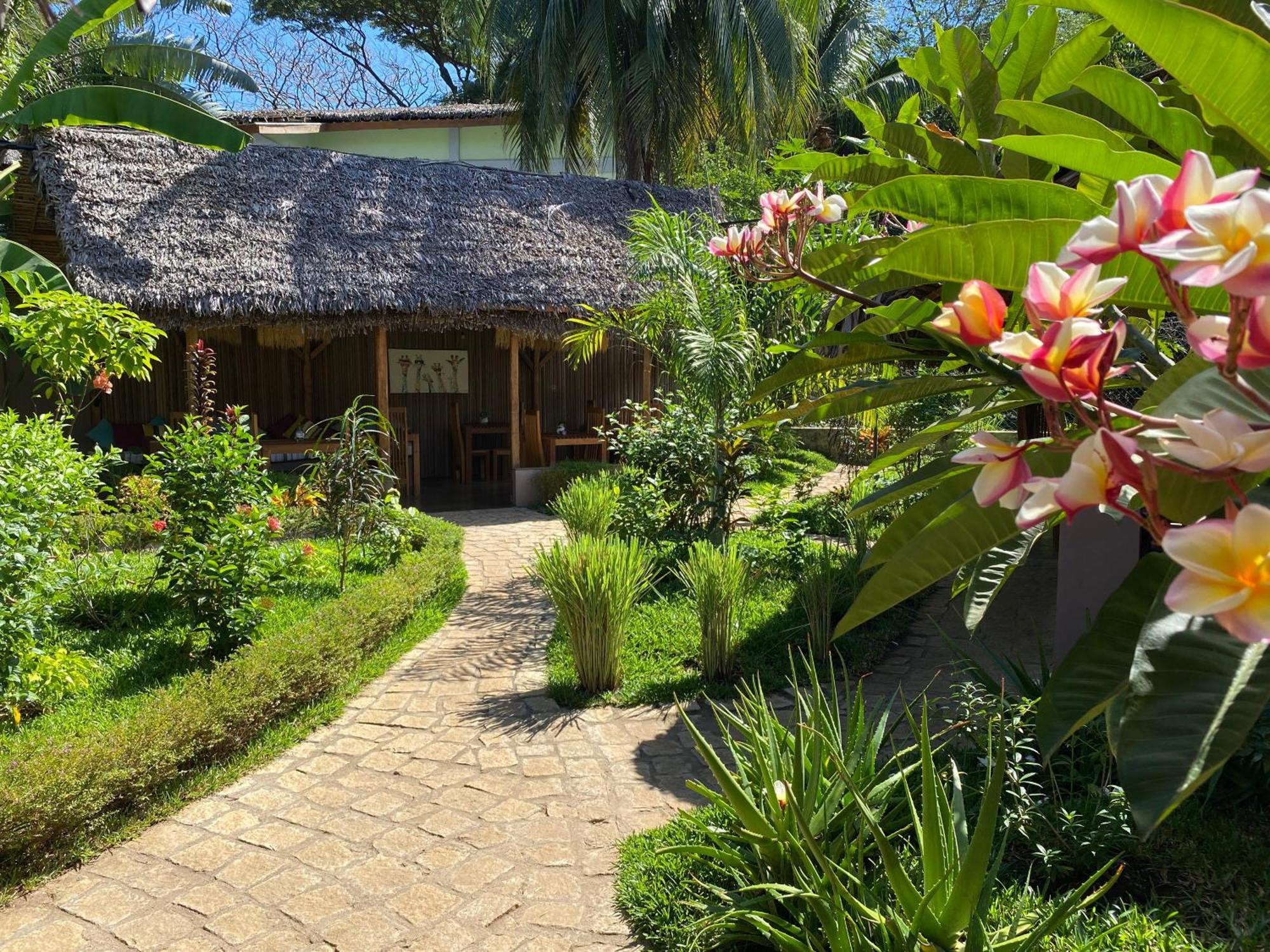 La Perle Rare De Nosy Be Hotel Ambatoloaka  Exterior photo